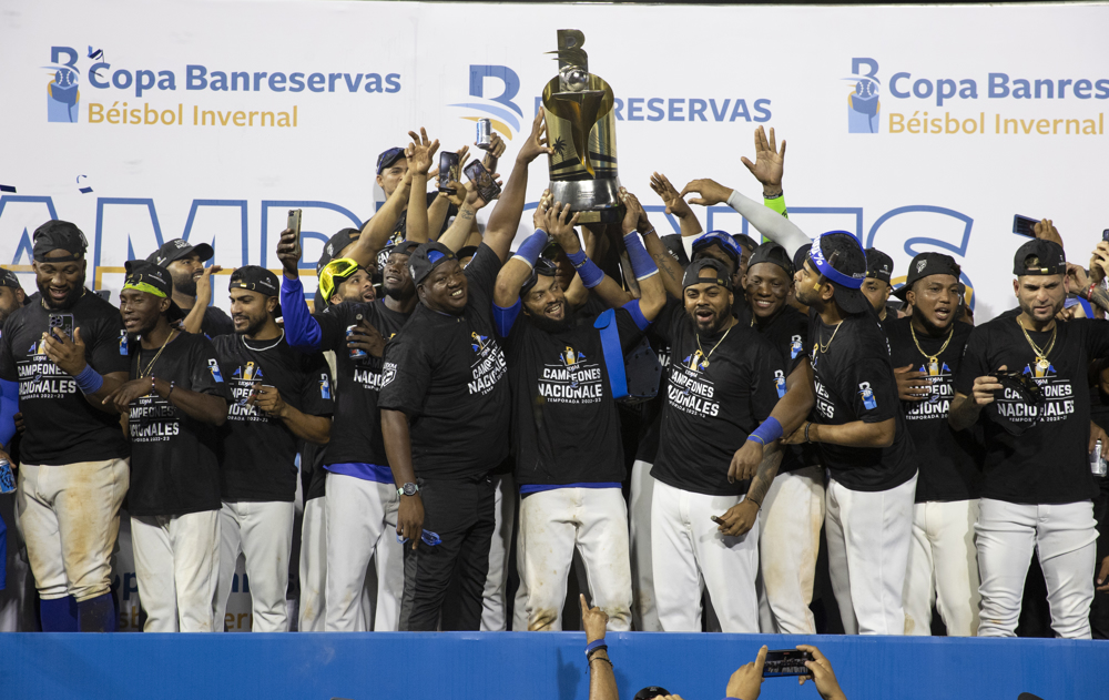 Los Tigres vencen a las Estrellas Orientales y se coronan campeones del béisbol en R. Dominicana