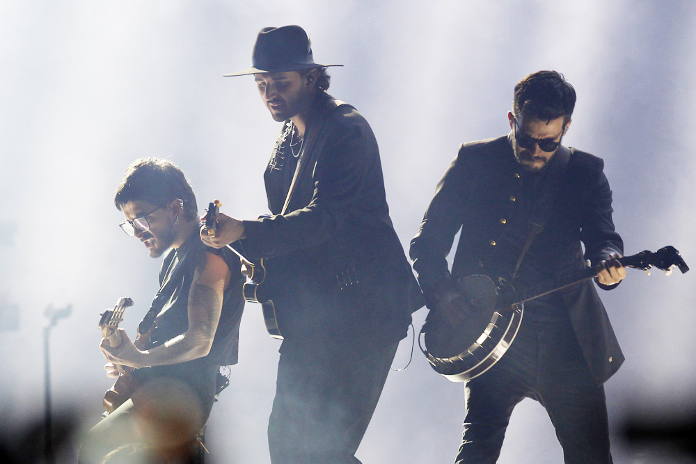 Morat estrena año con una versión mariachi junto a una nieta de Vicente Fernández