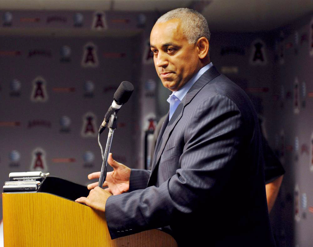 Omar Minaya deja las oficinas de los Metros para asesorar a los Yanquis