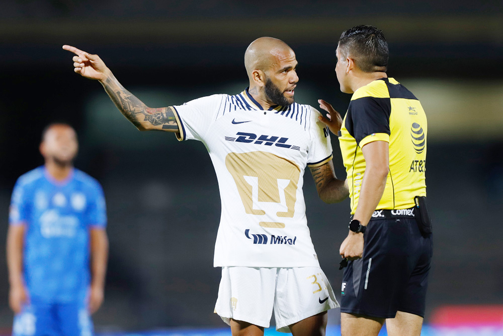 Liga mexicana y Pumas, pendientes de evolución del caso de Dani Alves