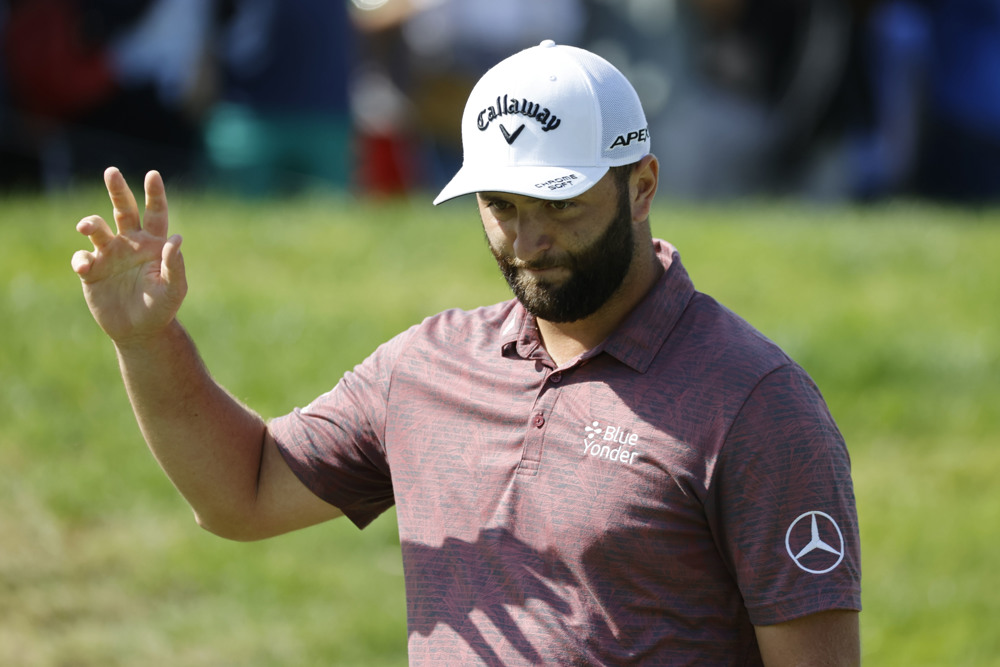 Rahm, líder junto a Morikawa y Spaun tras la primera jornada