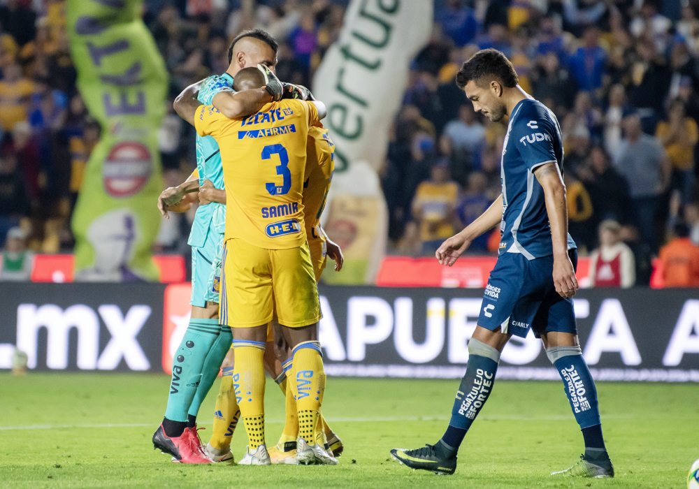 El colombiano Quiñones lidera la goleada de Tigres, que salta al liderato en México