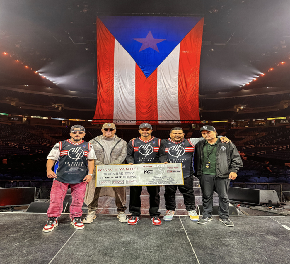 Wisin y Yandel Despiden el 2022 y Reciben el 2023 en Tarima