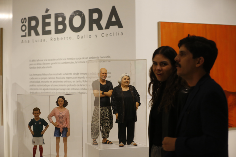 Movimiento feminista permea en arte y exhibición del mexicano Roberto Rébora