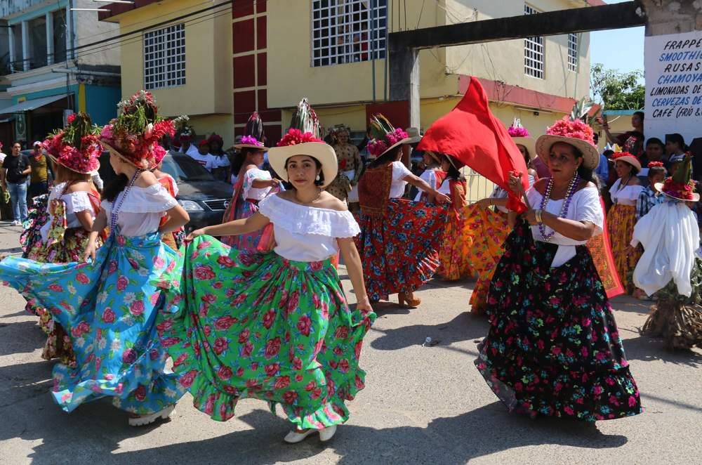 Tras la pandemia reanudan el carnaval enigmático en Tabasco