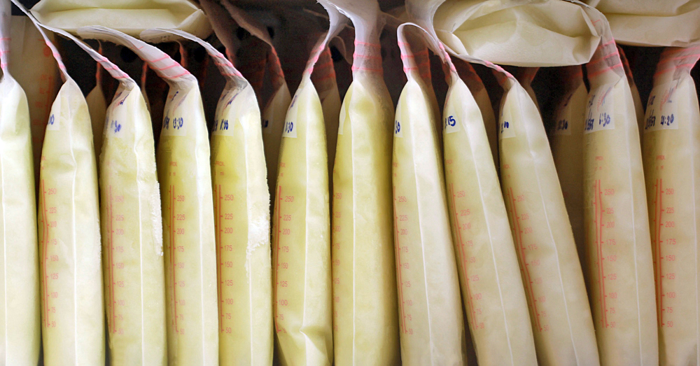 La leche materna de vacunadas contra el Covid-19 protege a los lactantes