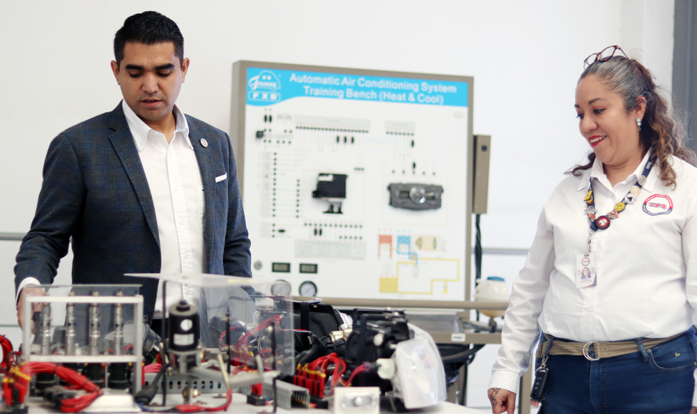 Crean laboratorio de autos eléctricos en centro de México para impulsar auge