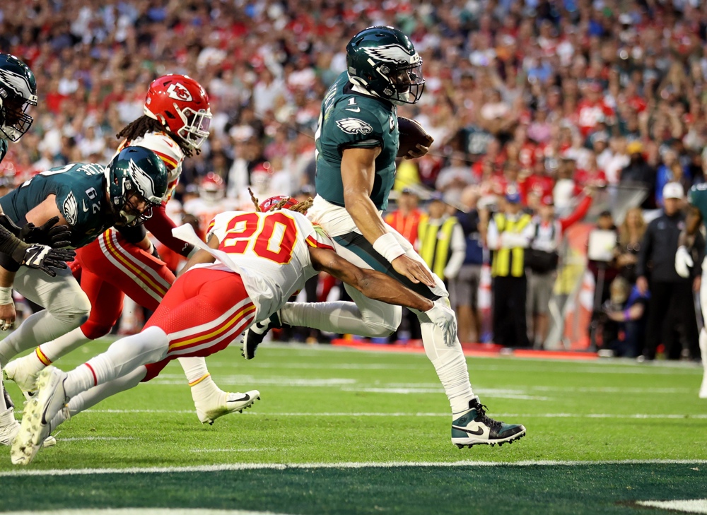 35-38: Los Chiefs conquistan de remontada el Super Bowl ante los Eagles