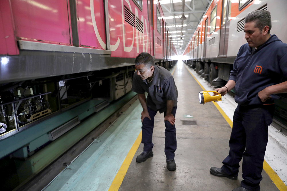 Metro de Ciudad de México acusa fallas a robo de cable por crimen organizado