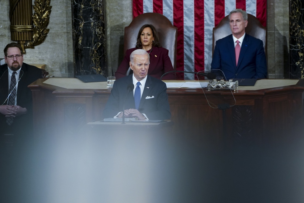 Biden amenaza con vetar los intentos de revocar su ley de la inflación