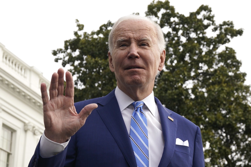 Biden anuncia 231 millones para que los estados restrinjan el acceso a armas