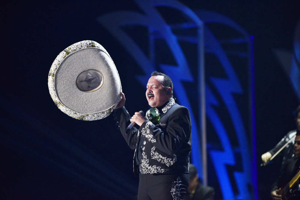 Ozuna, Pepe Aguilar y Gente de Zona actuarán en Premio Lo Nuestro