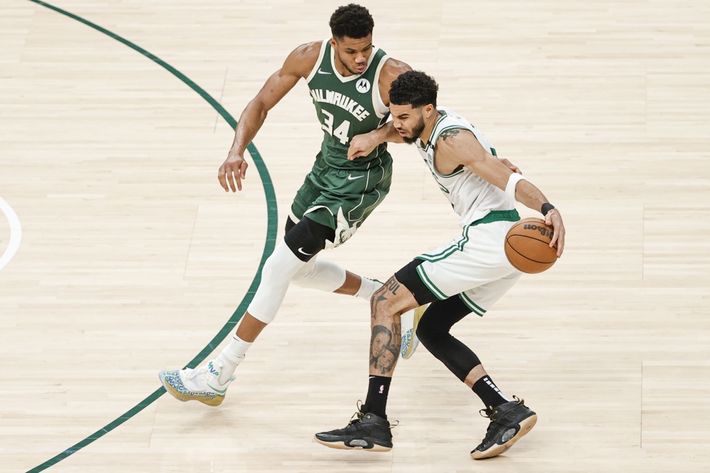 Joe Mazzulla asume oficialmente como entrenador de los Boston Celtics