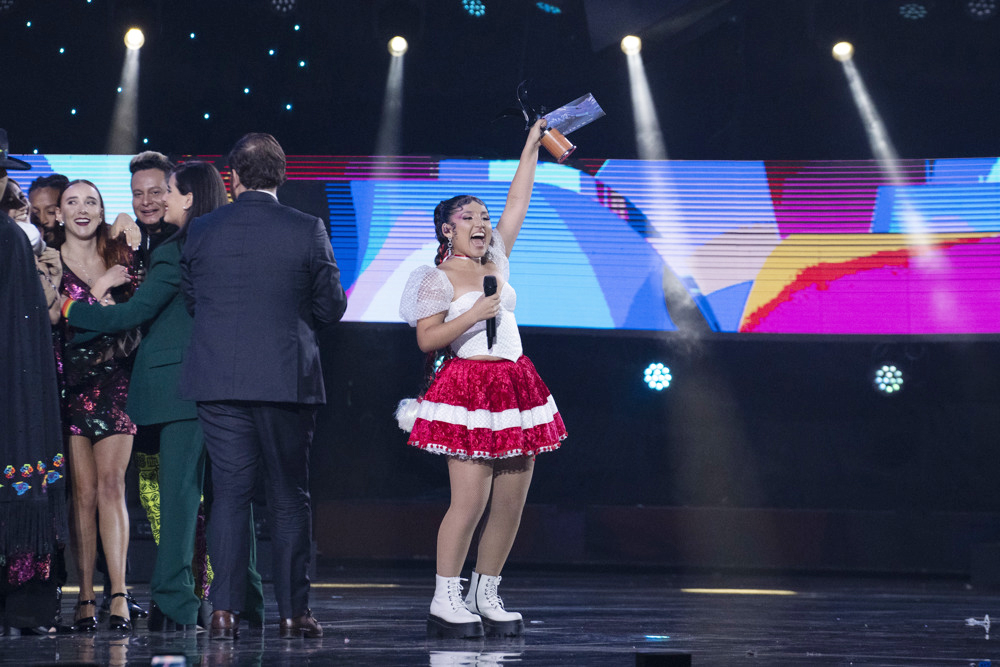 Chile y Perú ganan concursos internacional y folclórico del Festival de Viña