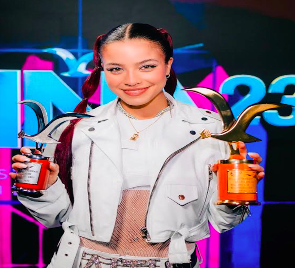 Emilia triunfó en el Festival Viña del Mar y se llevó las Gaviotas de Plata y Oro