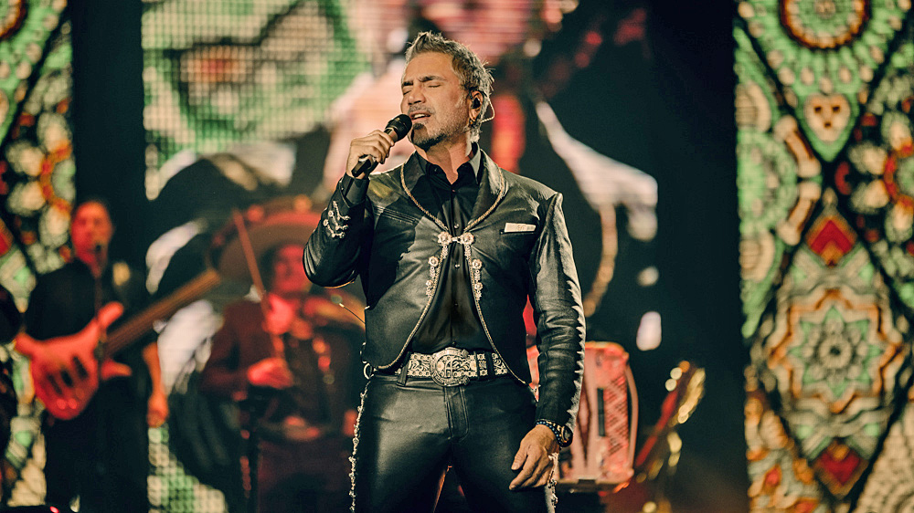 Alejandro Fernández abre horizontes en su nueva gira: “El cielo es el límite”