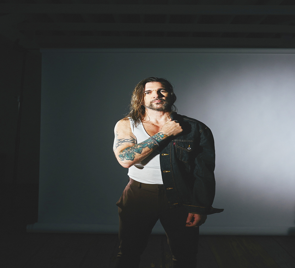 Juanes lanza nuevo sencillo, “Gris”, algo muy “personal y catártico”