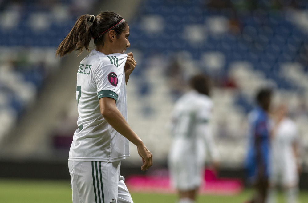 Kenti Robles: “Si tenemos el balón, creceremos como equipo”