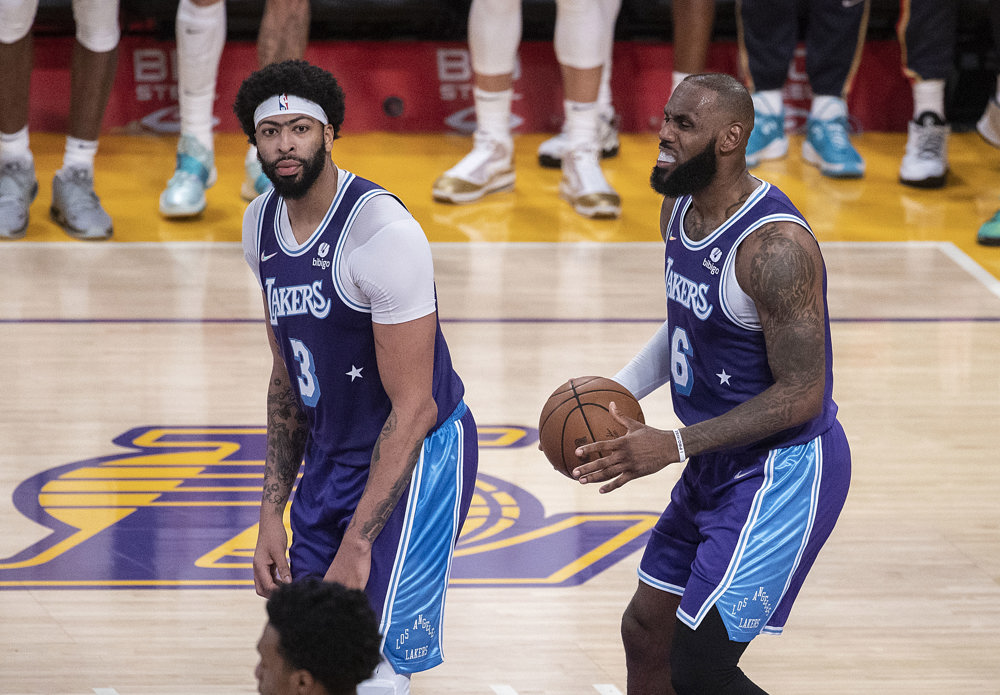 108-111. Los Lakers remontan 27 puntos y le ganan en Dallas a los Mavericks