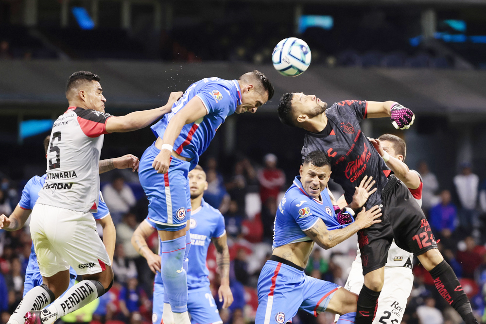 El argentino Lotti le da triunfo a Cruz Azul sobre Atlas