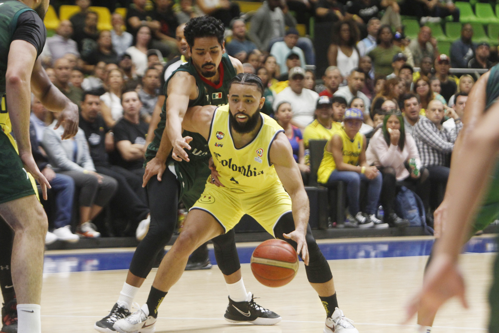 México vence a Colombia y buscará ante Uruguay la clasificación al Mundial