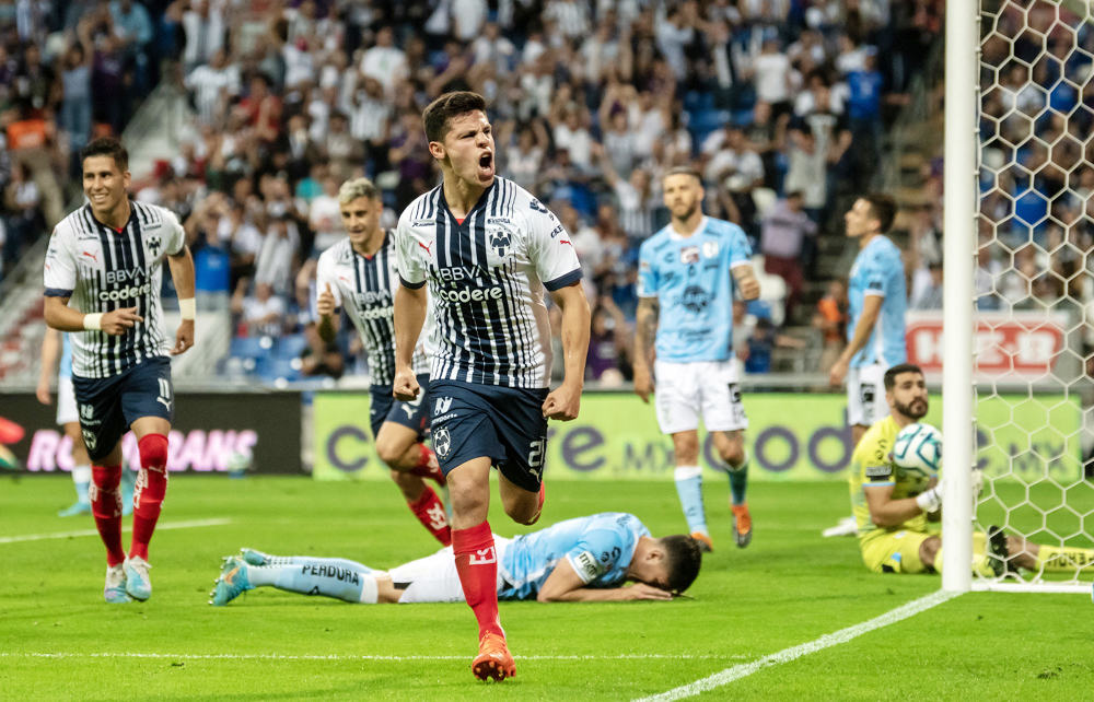 El Monterrey derrota a Querétaro y recupera el liderato del Clausura mexicano