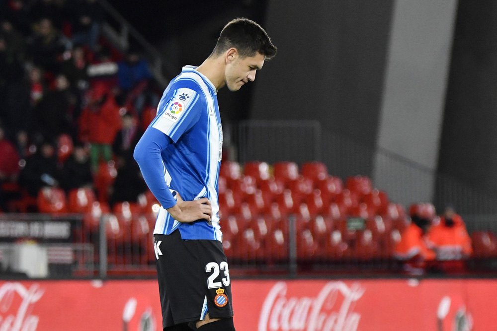 César Montes, baja de última hora en el Espanyol