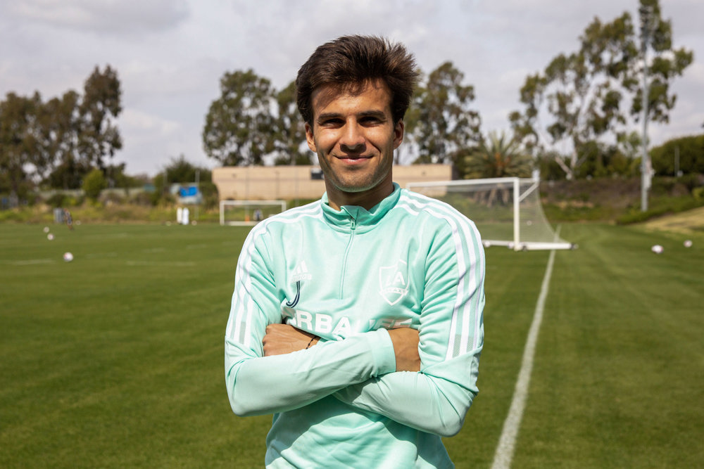 Riqui Puig: “De momento no echo de menos Barcelona, que ya es mucho decir…”