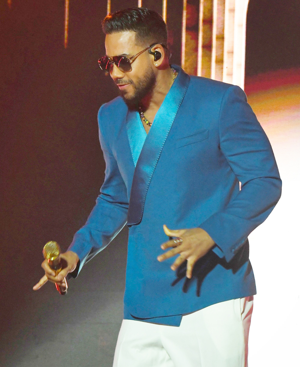 Romeo Santos anuncia su próxima gira en EEUU y presenta  a su hijo Milano