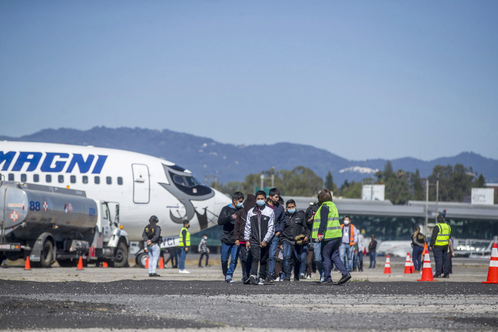 México deporta a niños guatemaltecos localizados cerca de frontera con EE.UU.