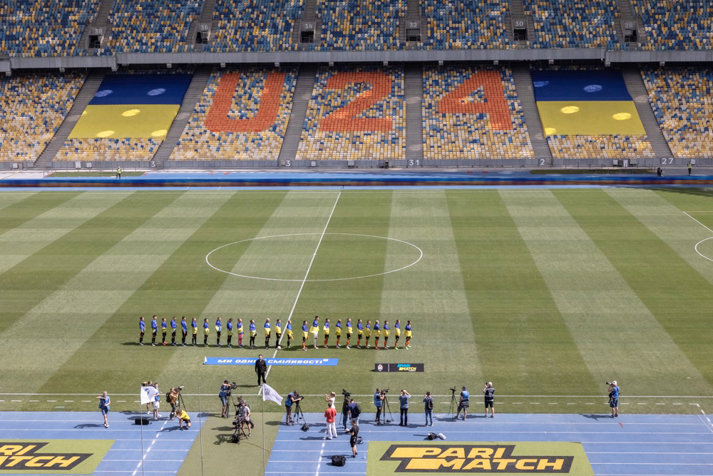 El fútbol no da tregua a la guerra