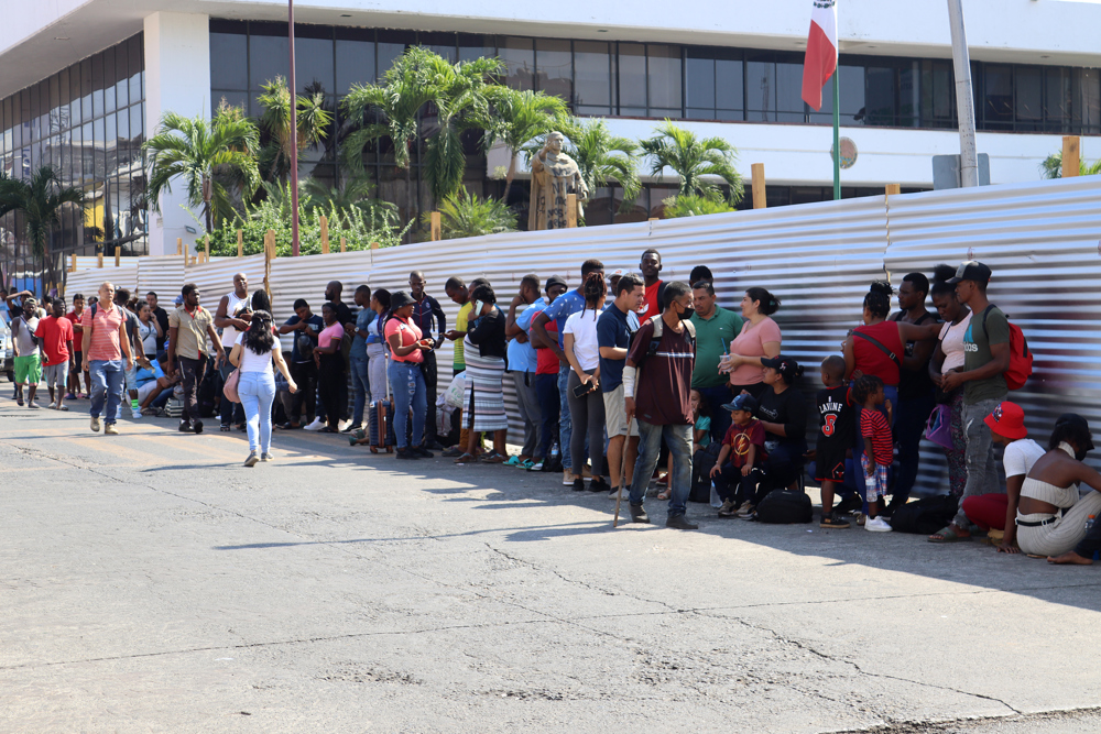 “Olla a presión” de migrantes en el sur de México impulsa las caravanas