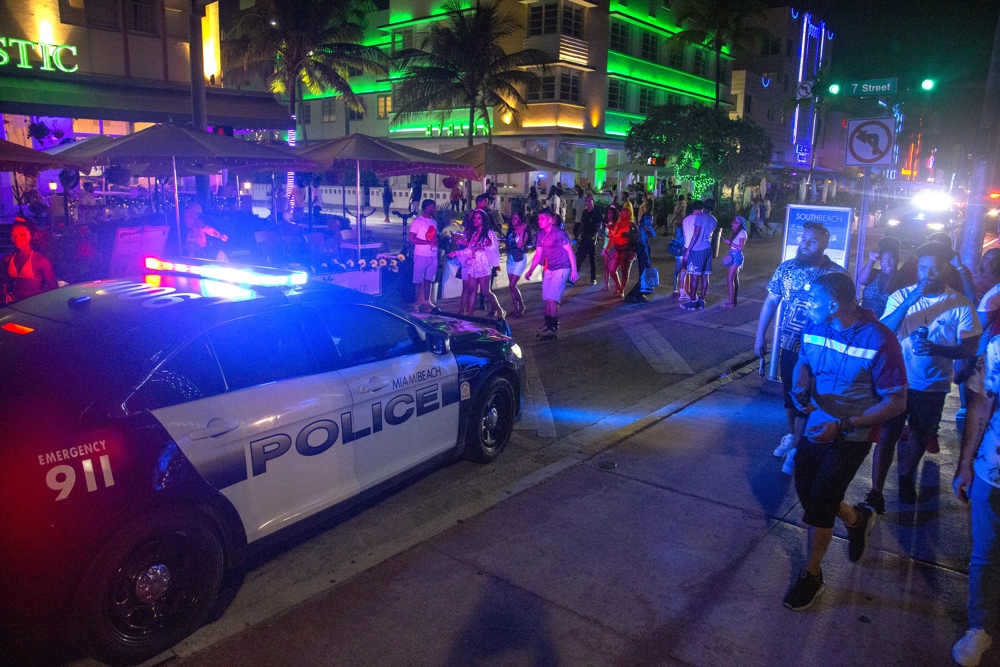 Miami Beach impone toque de queda tras otro muerto durante el “spring break”