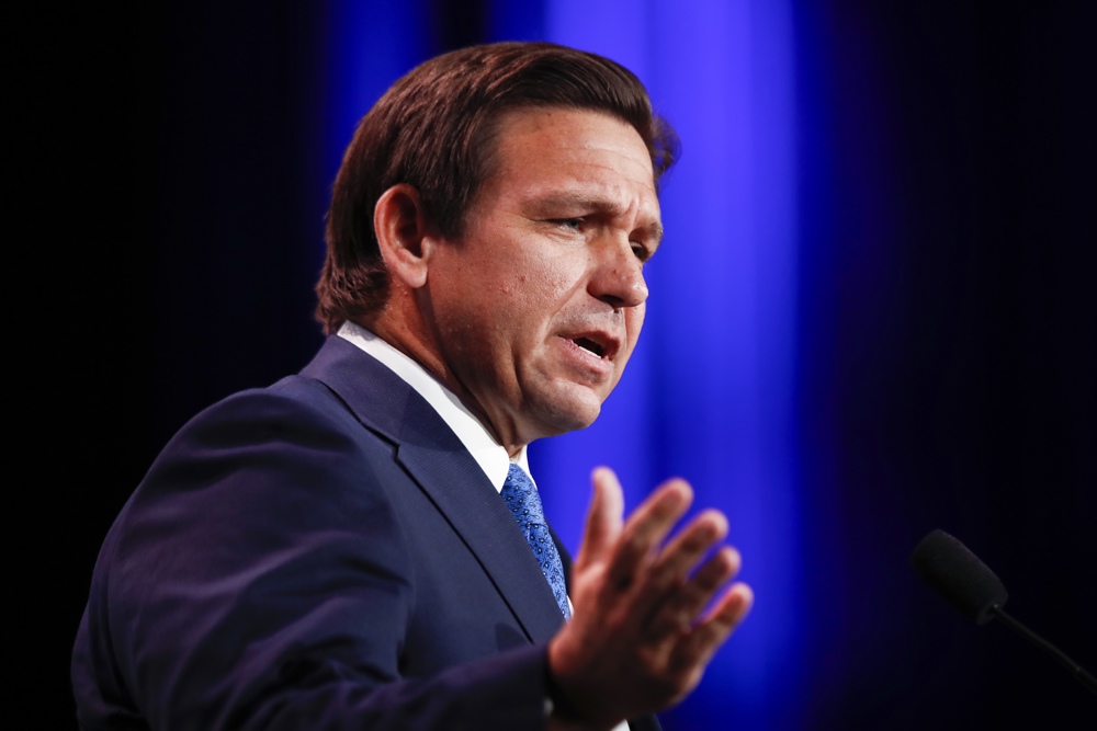 Dos nuevos proyectos de ley de Florida “restringen severamente” a inmigrantes