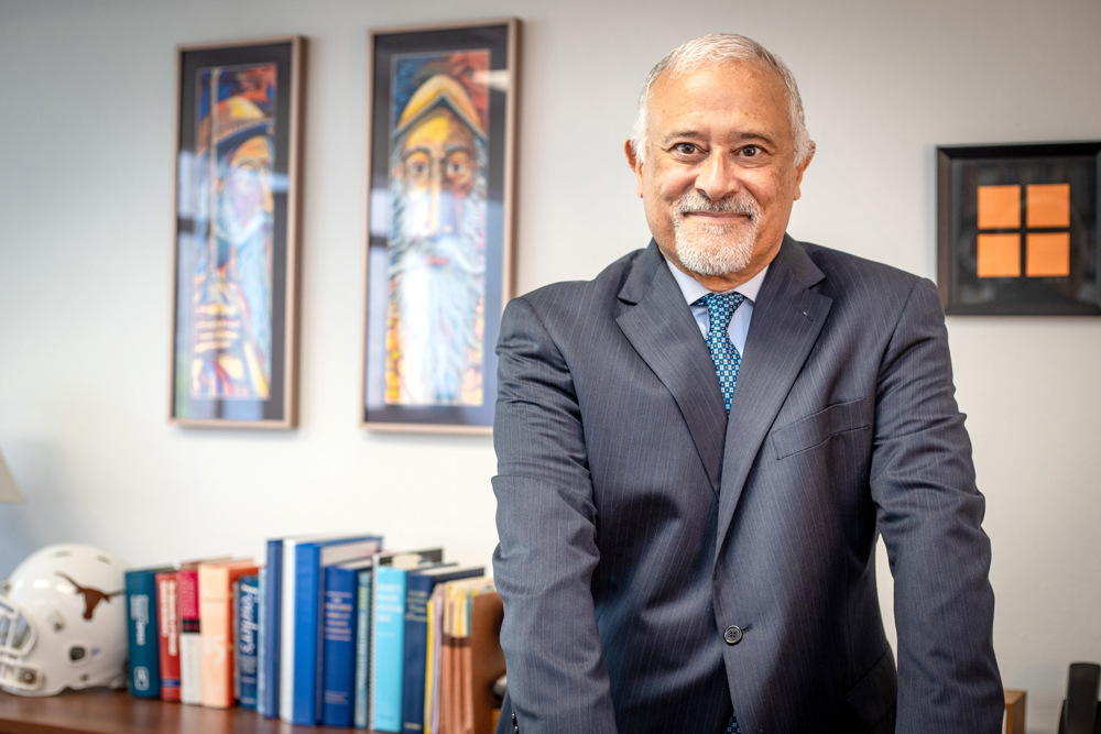 Autor Luis Zayas aborda el “sufrimiento existencial” de la migración en EEUU