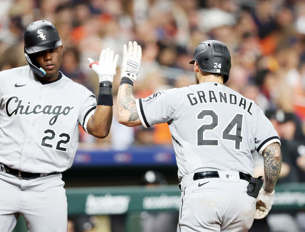 Astros inician la defensa de su corona con derrota ante Medias Blancas
