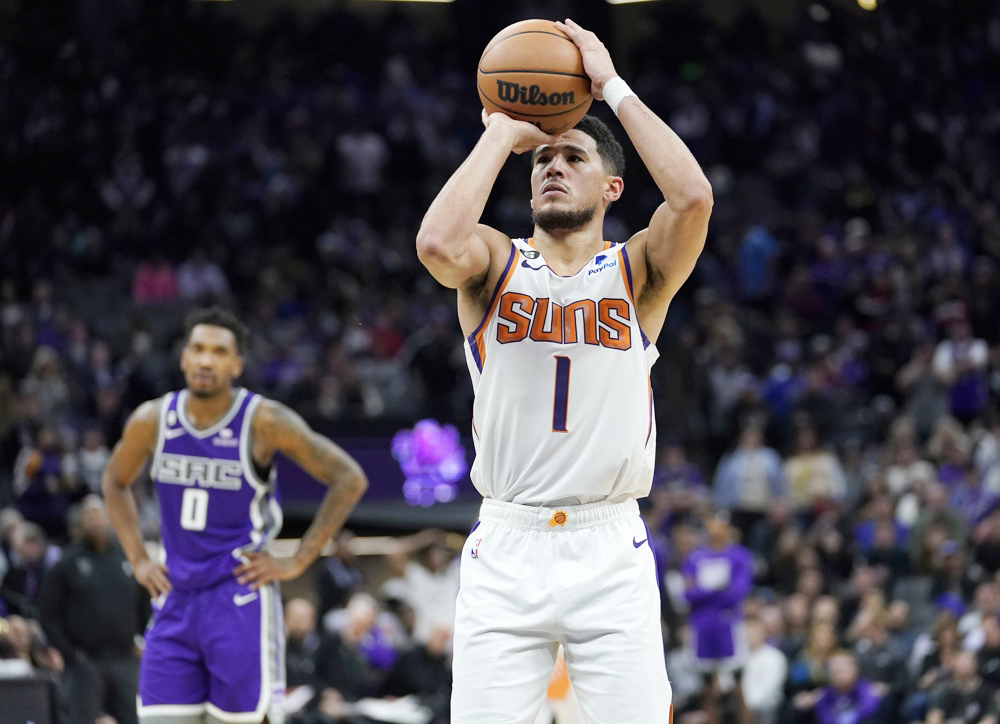 Devin Booker y Julius Randle, jugadores de la semana 20 en la NBA