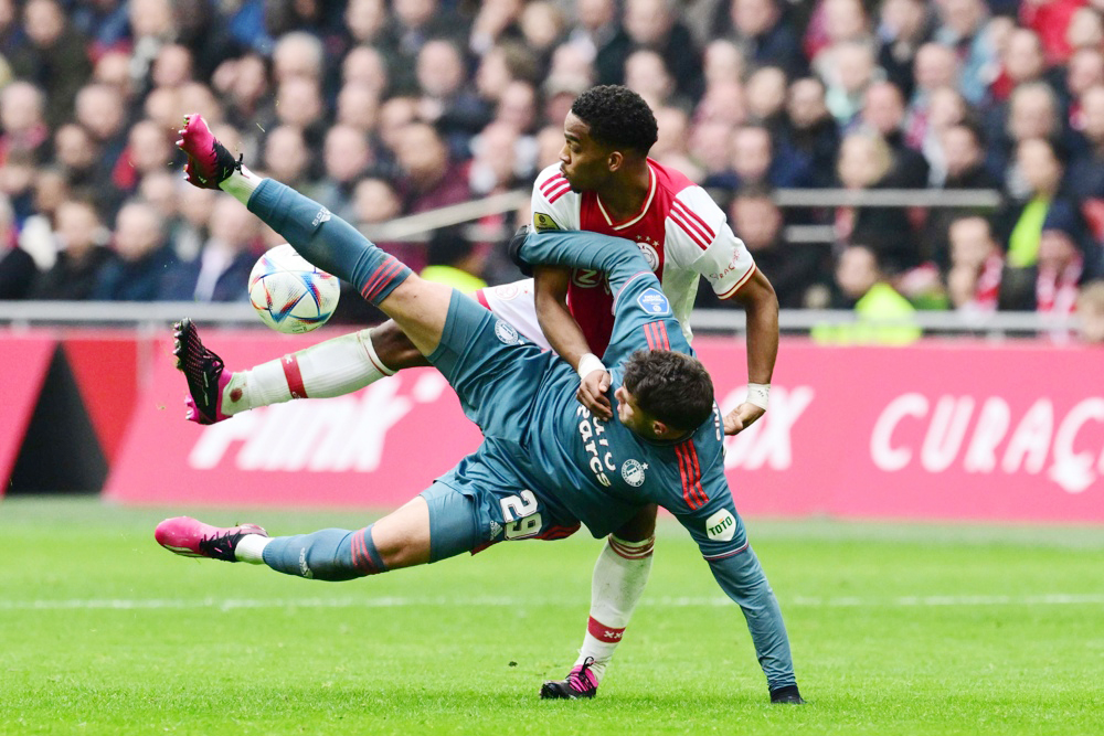 El Feyenoord gana el clásico; tablas en el duelo mexicano