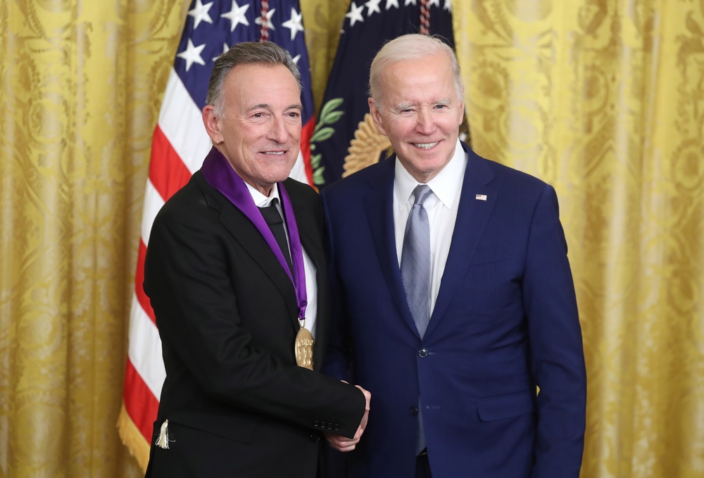 Biden premia a Springsteen y José Feliciano por su contribución a las artes