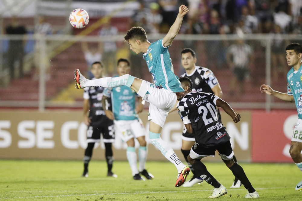 0-1. León logra la ventaja en su visita al Tauro en Panamá