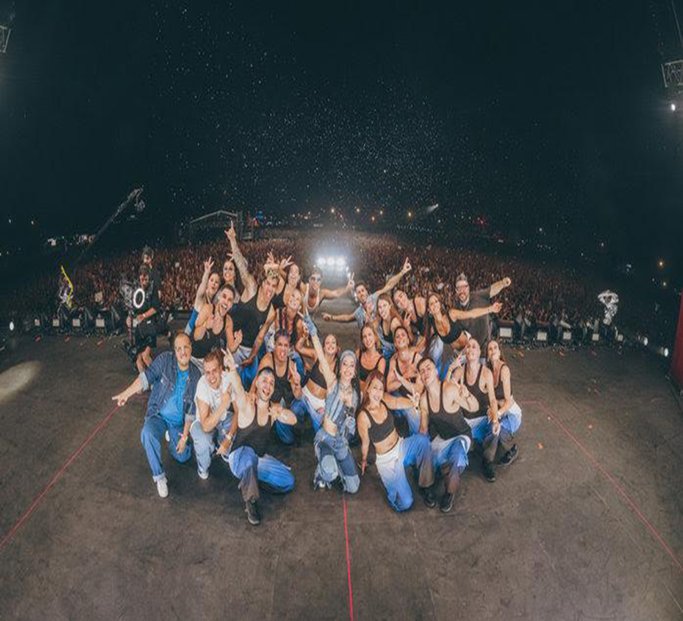 María Becerra inicia su gira con éxito al cantar en Lollapalooza