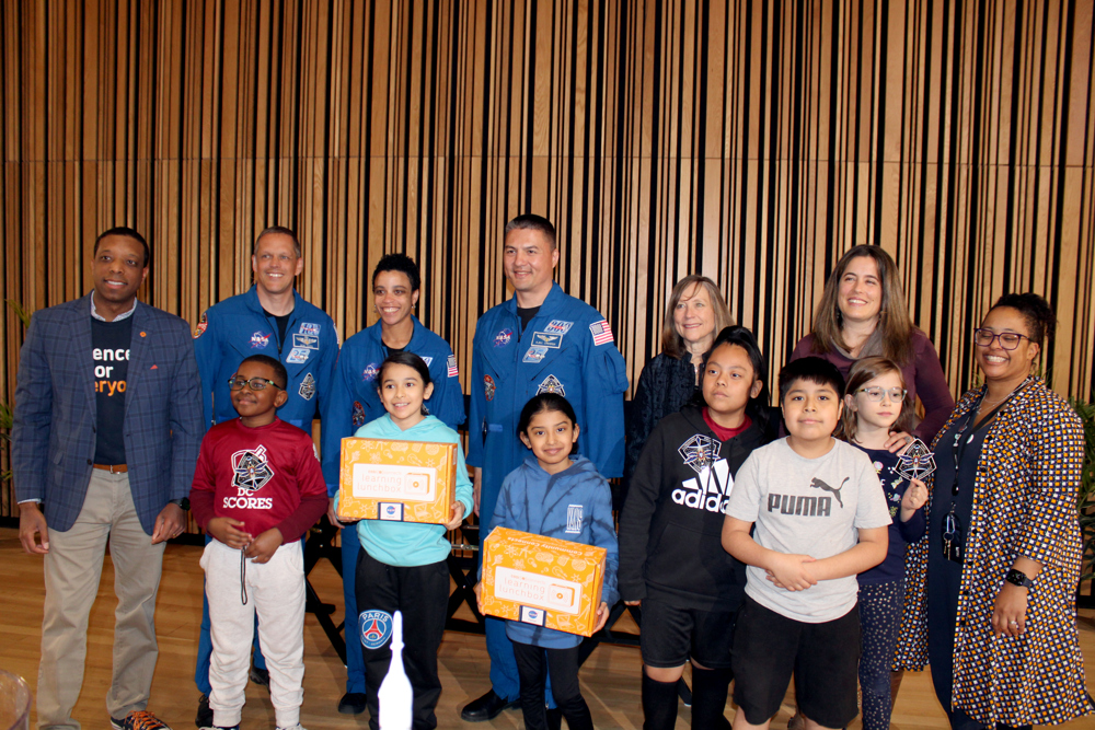 La NASA acerca su misión a los niños: “Uno de vosotros podría ir a Marte”