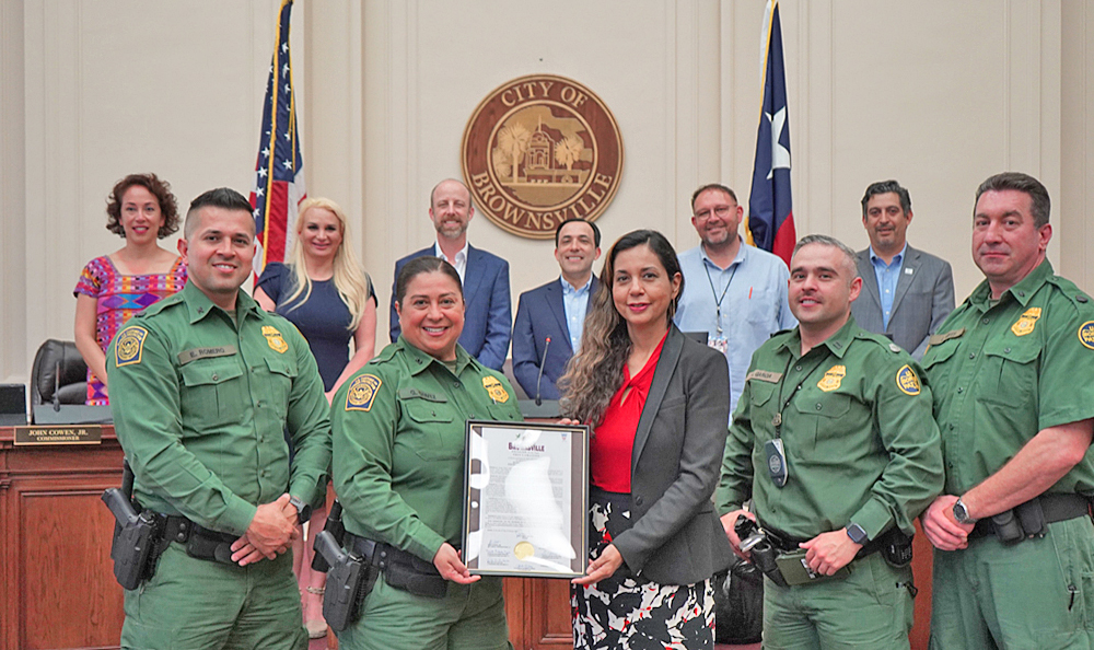 Otorgan reconocimiento a la Jefa de la Patrulla Fronteriza Gloria I. Chavez