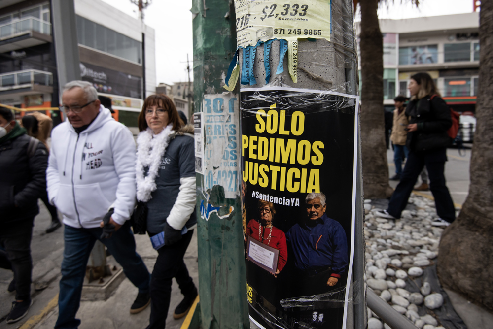 Marcha recuerda a estudiantes asesinados por soldados en Monterrey, NL