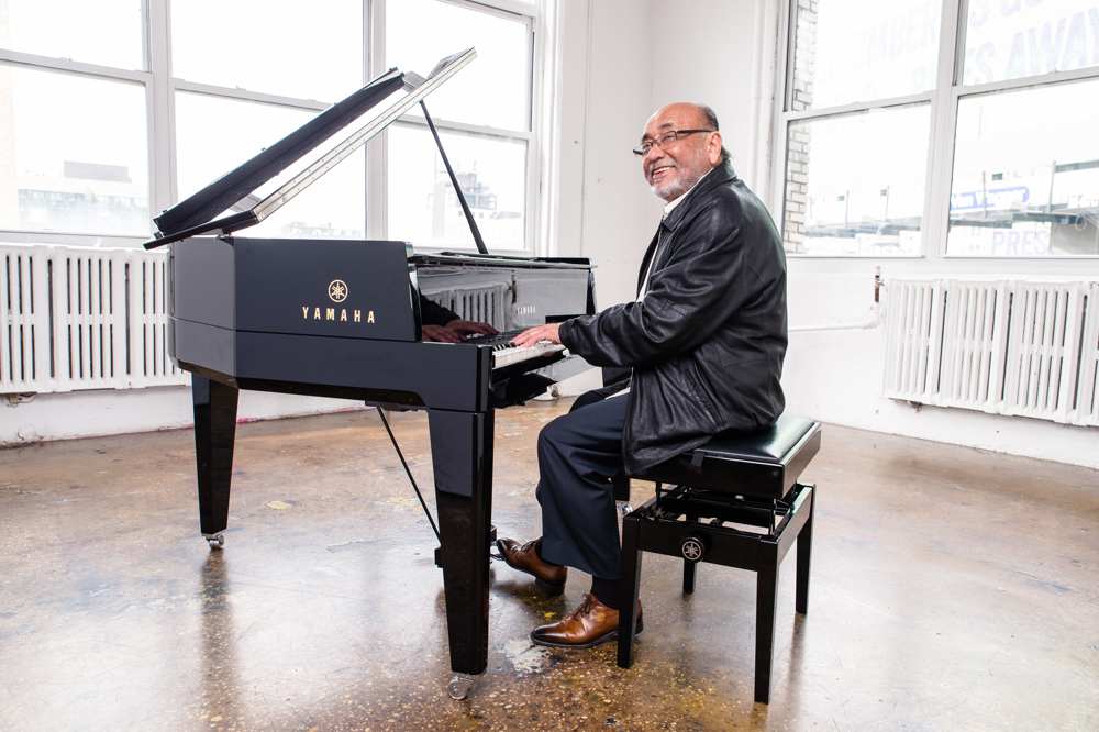 Eddie Palmieri se transporta “a otro mundo” cada vez que toca el piano