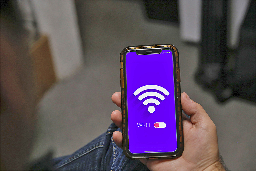 Una persona pasa más de 6 horas al día en Internet, revela estudio