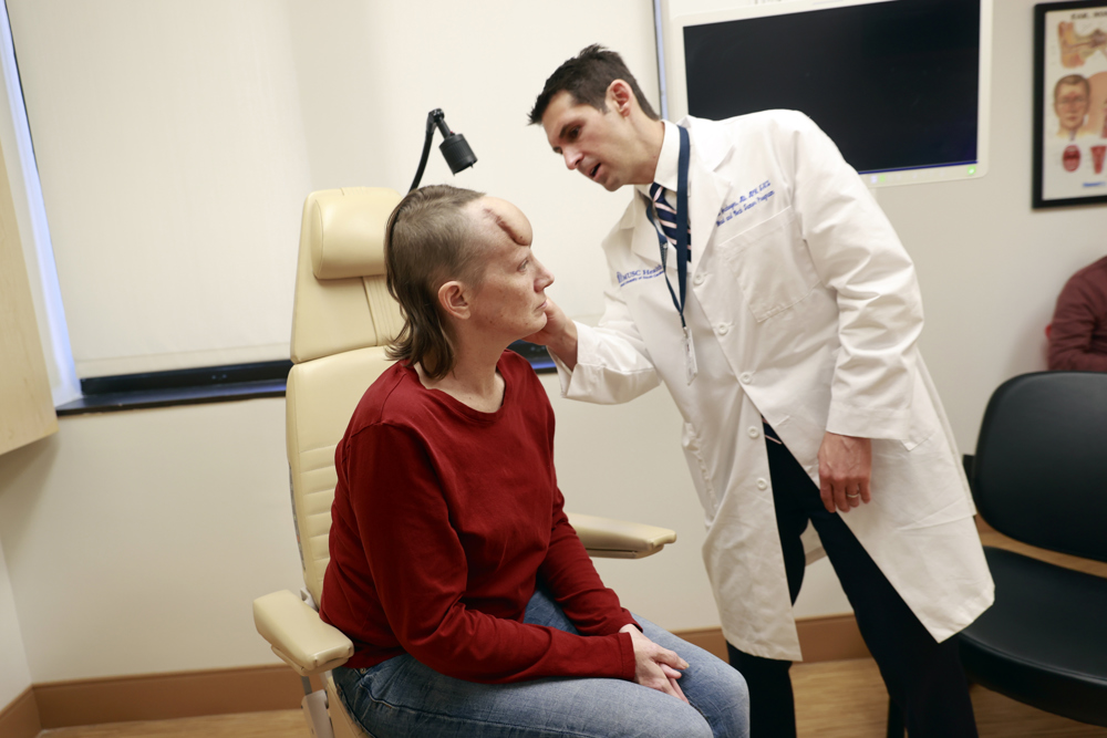 Conseguir atención médica es una lotería para enfermos de cáncer sin seguro