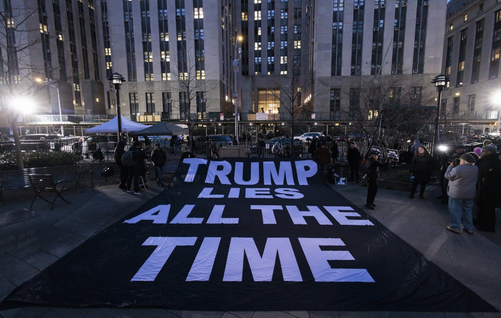 Un 62 % de estadounidenses está a favor de la imputación de Trump, según CNN