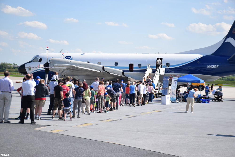 Aviones “cazahuracanes” realizan gira por costa del Golfo de México de EE.UU.
