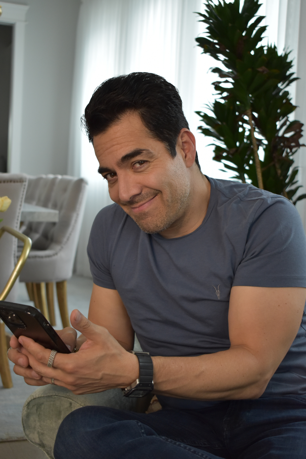 Omar Chaparro aplaude potencial hispano como conductor de los Premios Platino